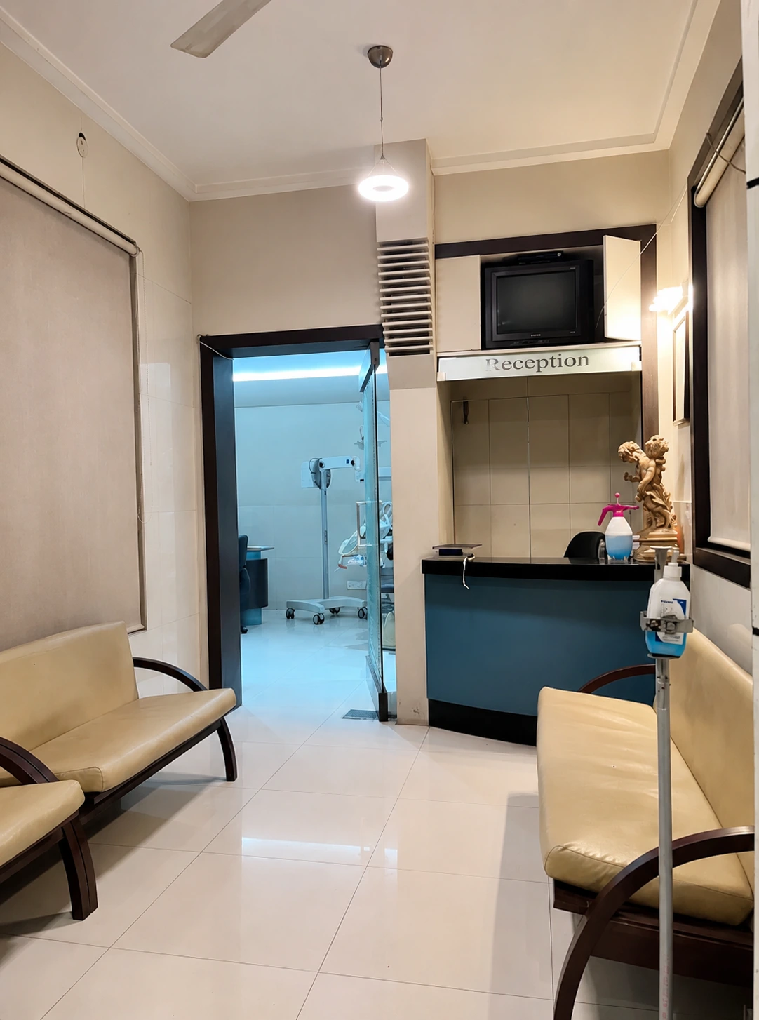 My Dentist reception desk and patient waiting lounge, Kakadeo Kanpur